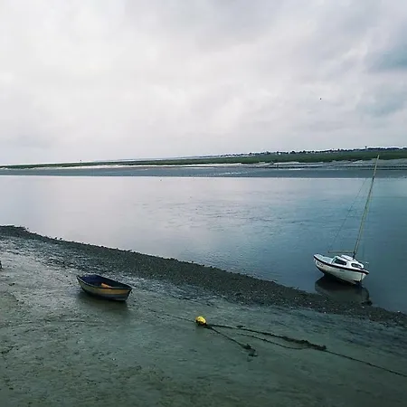 Escale A L Amiraute *